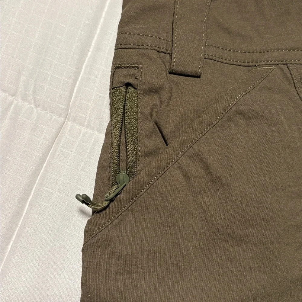 Duluth Trading Company Dry on the Fly shorts 7” inseam - Picture 3 of 4